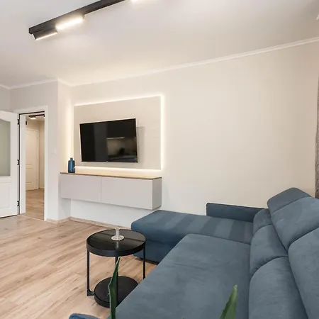 Апартамент Perfect Near Sea Garden 4 *